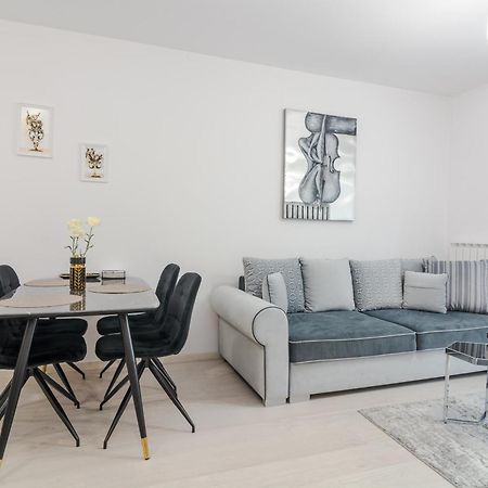 Paris Luxury Top Centre 2Bdr Apt W Work Desk And Wifi Near Nevsky Cathedral Sofie Exteriér fotografie